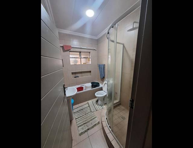 2 BEDROOM PROPERTY TO RENT IN MOREGLOED
